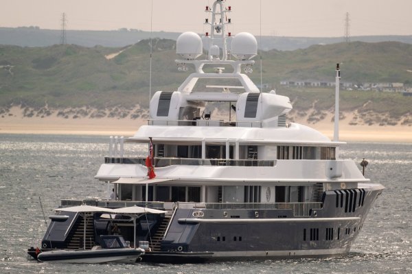 Jahta Triple seven i posada