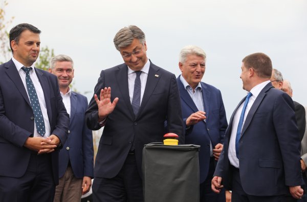 Buzet: Svečanost puštanja u promet dionice Istarskog ipsilona Cerovlje - Lupoglav