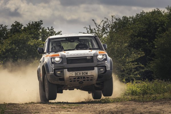 Bowler Defender Challenge je tvornički preinačeni Land Rover Defender 90