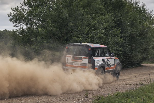 Bowler Defender Challenge je tvornički preinačeni Land Rover Defender 90