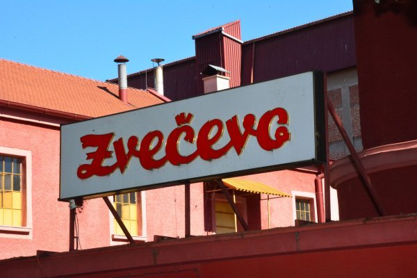 Zvečevo, tvornica čokolade