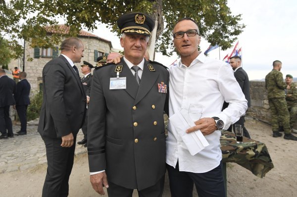 Prijem za ratne zapovjednike