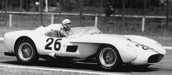 Ferrari Testa Rossa 250 šasija broj 0714 kojim upravlja Drogo Piero - 26. siječnja 1958. godine