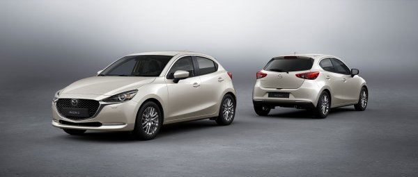 Osvježena Mazda2 za 2022. godinu (Platinum Quartz)