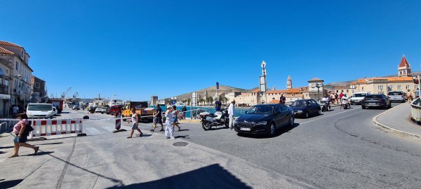 Trogir: Eksplozija plina u kanalizacijskoj mreži