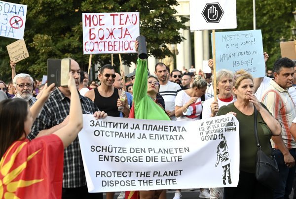 Prosvjed protivnika cijepljenja u Skoplju