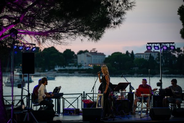 Rovinj Art&More pripremio večer za pamćenje i okupio brojna poznata lica