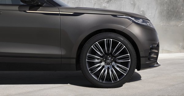 Range Rover Velar Auric Edition (MY22)