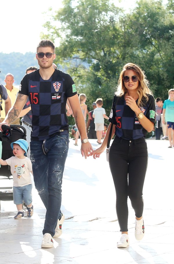 Potvrdili objavom na društvenim mrežama: Nogometaš Duje Ćaleta Car i njegova supruga Adriana postali su roditelji