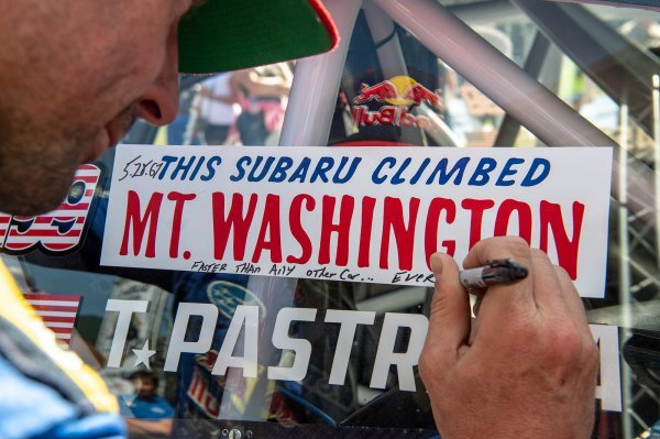 Subaru i Travis Pastrana na 2021 Mt. Washington Hillclimb-u
