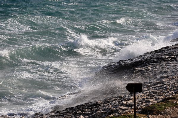 HAK: Jaki vjetar usporava vožnju uz jadransku obalu