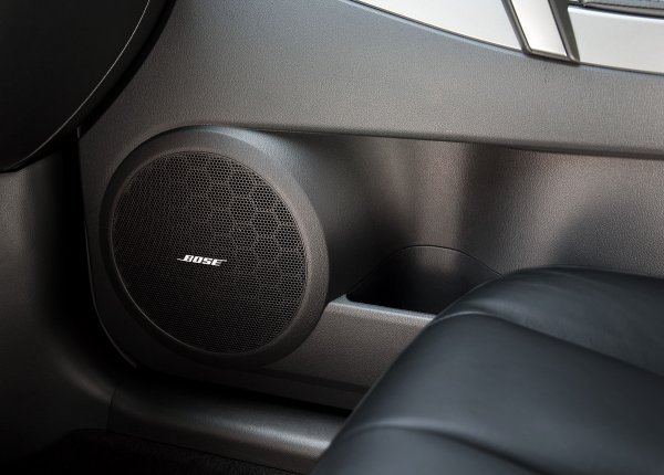 Mazda RX-7 - Bose ozvučenje