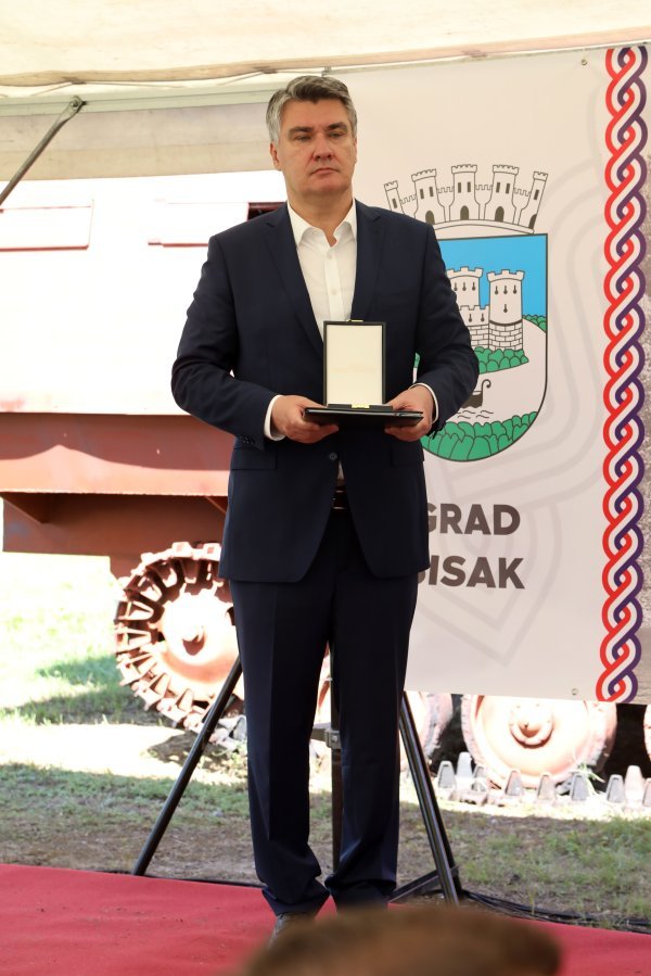 Predsjednik Milanović na 30. godišnjici 120. bigade "Ban Toma Bakač"