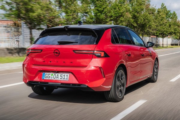 Opel Astra s klasičnim motorima - šesta generacija