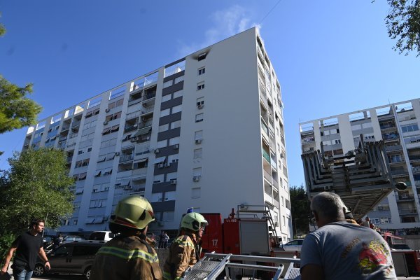 Split: Požar u Požeškoj ulici