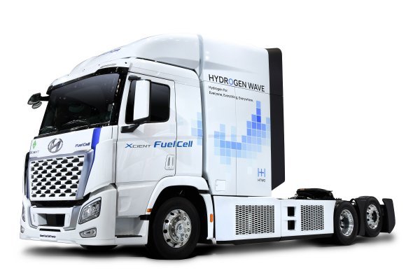 Hyundai globalni internetski forum Hydrogen Wave - XCIENT Fuel Cell za tegljač