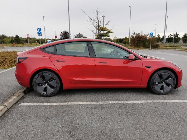 Tesla Model 3 Long Range AWD