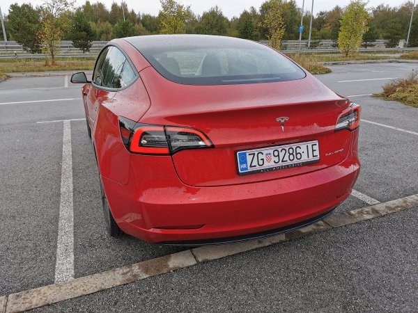 Tesla Model 3 Long Range AWD