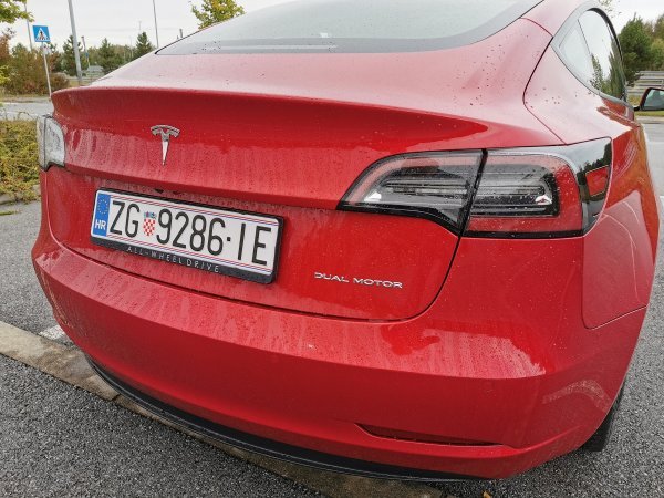 Tesla Model 3 Long Range AWD