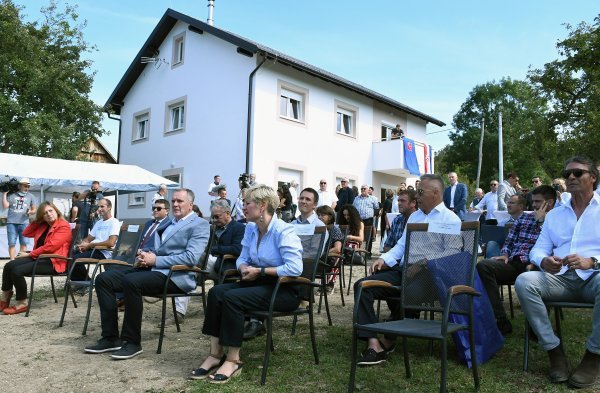 Inicijativa „Makarska rivijera i prijatelji – Srcem za Petrinju“ obnovila kuću obitelji Boltužić