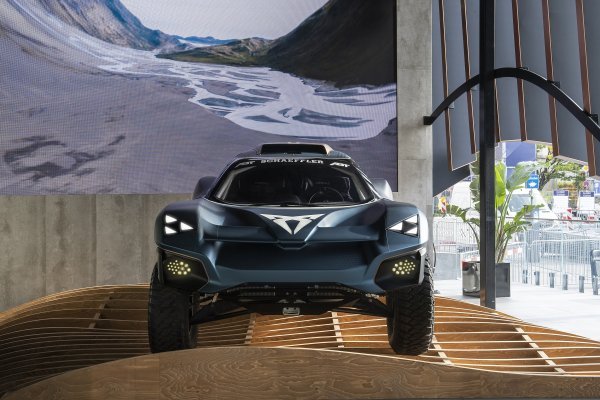 Cupra predstavila konceptno vozilo Tavascan Extreme E