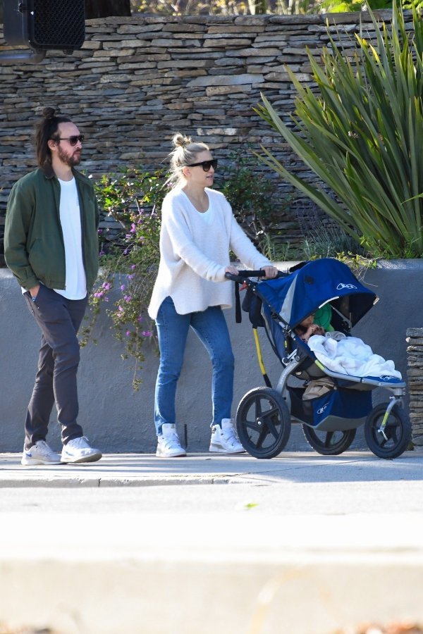 Kate Hudson, Danny Fujikawa