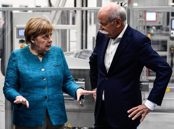 Angela Merkel otvara tvornicu litijskih baterija u sklopu koncerna Daimler AG