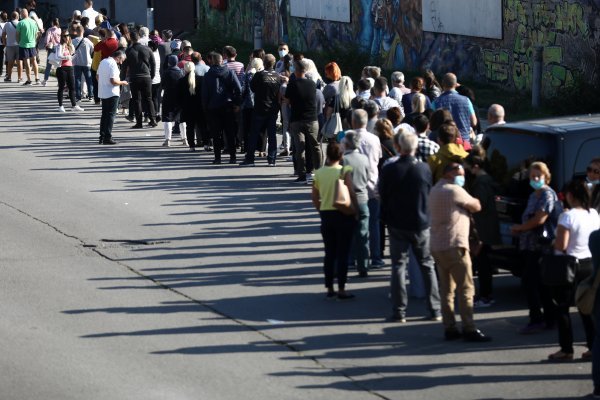 Velike gužve za cijepljenje