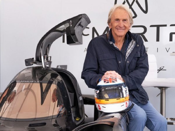 Peterostruki pobjednik Le Mansa, Derek Bell MBE, bio je za volanom ovog eksperimentalnog automobila na legendarnoj brdskoj stazi