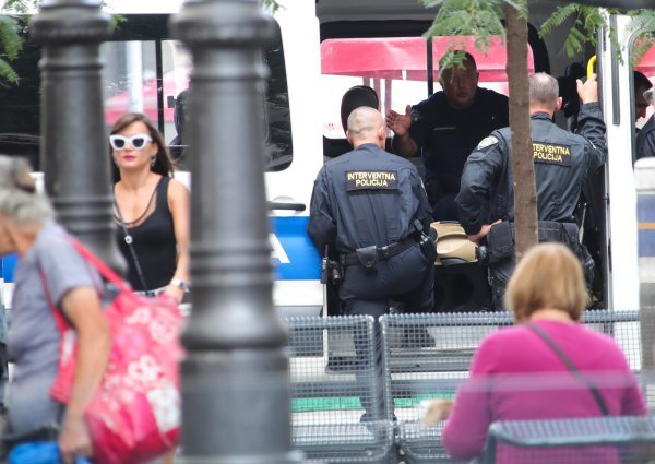 Jako policijsko osiguranje u centru grada uoči utakmice Dinama i West Hama