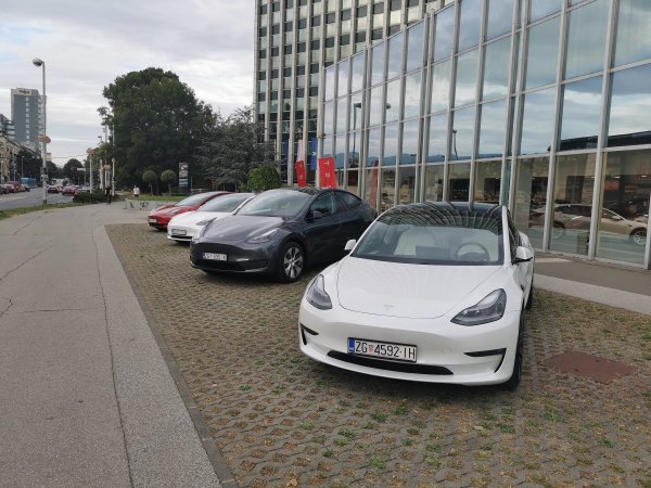 Tesla otvara svoj prvi salon u Hrvatskoj