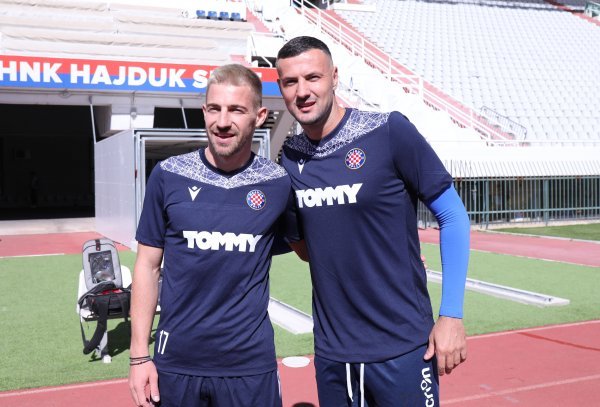 Golman Danijel Subašić vratio se u Hajduk, a novi igrač je i Dario Melnjak koji je potpisao ugovor do kraja sezone