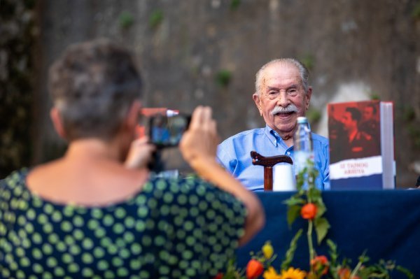 U vinkuranskom kamenolomu 27. svibnja 2020. održana je promocija knjige 'Iz tajnog arhiva načelnika Službe bezbjednosti od 1963. do 1971.' umirovljenog generala Ivana Miškovića