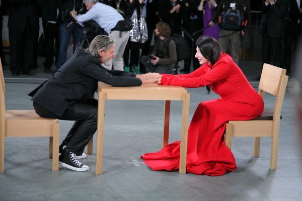 Marina Abramović i Ulay tijekom performansa 'Umjetnik je prisutan'