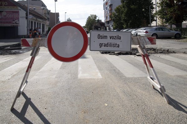 Nastavak sanacije Selske ceste nakon puknuća vodovodne cijevi