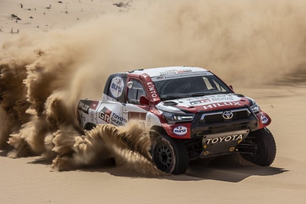 Toyota Hilux na Dakru 2021.