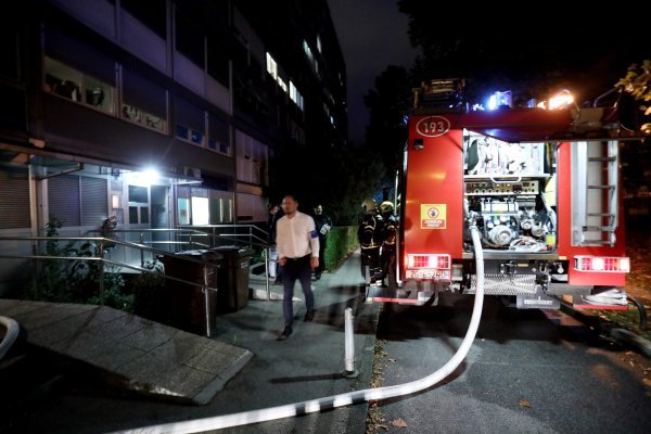 Požar u stambenoj zgradi u Zapruđu