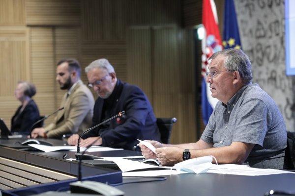 Stožer civilne zaštite o novim brojkama i cijepljenju trećom dozom