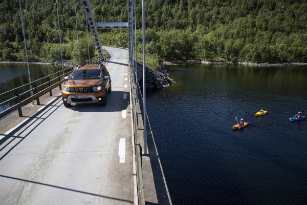 Dacia Duster važan je dio uspješne ekspedicije kajakom kroz Laponiju