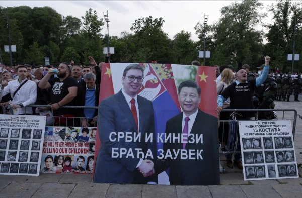 Motivi srpsko-kineskog prijateljstva česti su na provladinim okupljanjima u Beogradu