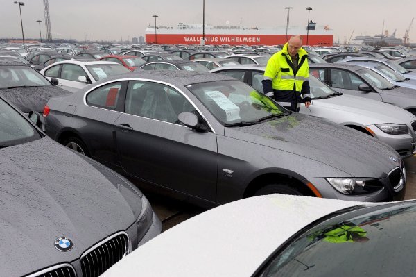 Logistički problemi zbog isporuke nedovršenih automobila pogađaju gotovo sve proizvođače