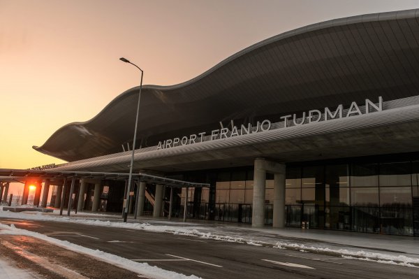 Još u veljači na pročelju Zračne luke pisalo je neispravno "Airport Franjo Tuđman"...