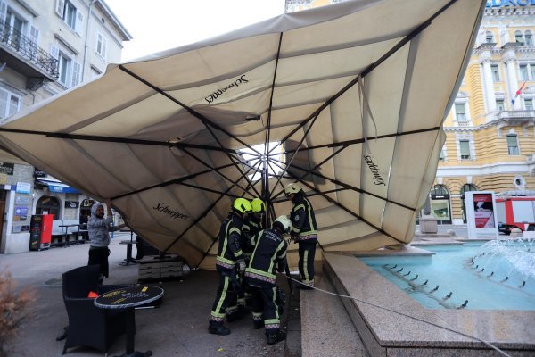 Olujna bura u Rijeci