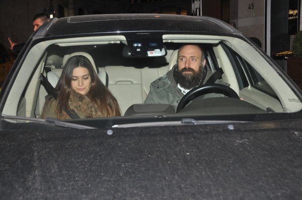 Berguzar Korel, Halit Ergenc