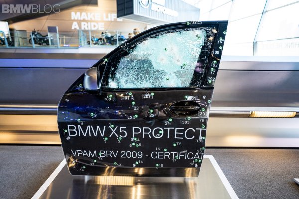 BMW Concept iX5 Protection VR6
