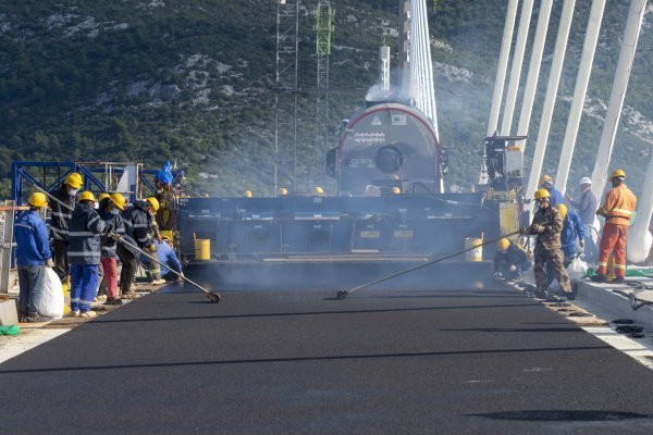 Asfaltiranje Pelješkog mosta