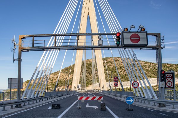 Zbog jake bure zatvoren Most Franje Tuđmana u Dubrovniku