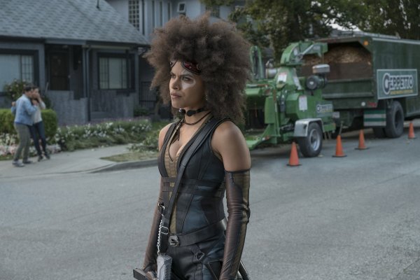 Zazie Beetz kao Domino u filmu 'Deadpool 2'