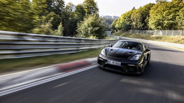 Novi Porsche 718 Cayman GT4 RS