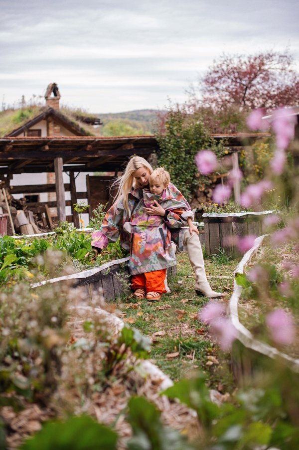 Petra Kurtela i sin Relja u H&M-ovoj modnoj priči